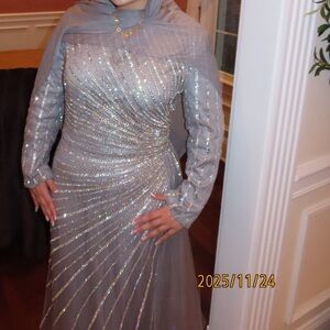 Elegant Gray Long Sleeve Dress